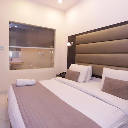 Hotel Pk Residency Noida Exteriör bild