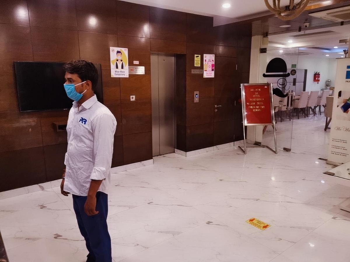 Hotel Pk Residency Noida Exteriör bild