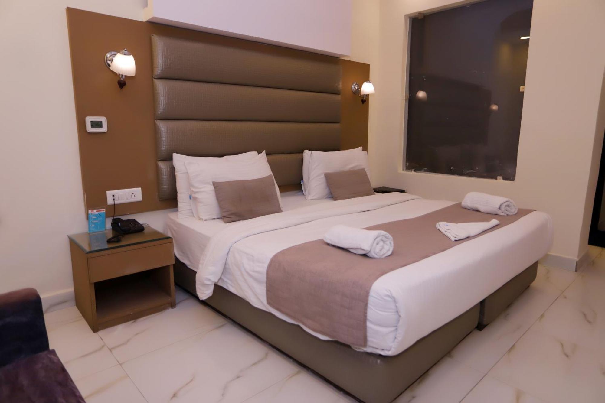 Hotel Pk Residency Noida Exteriör bild
