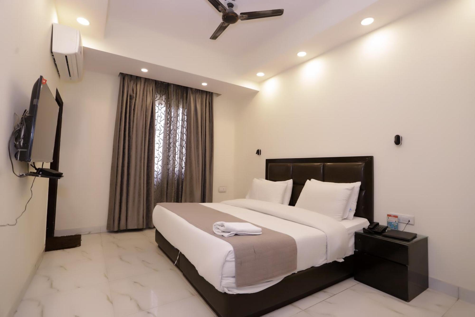 Hotel Pk Residency Noida Exteriör bild