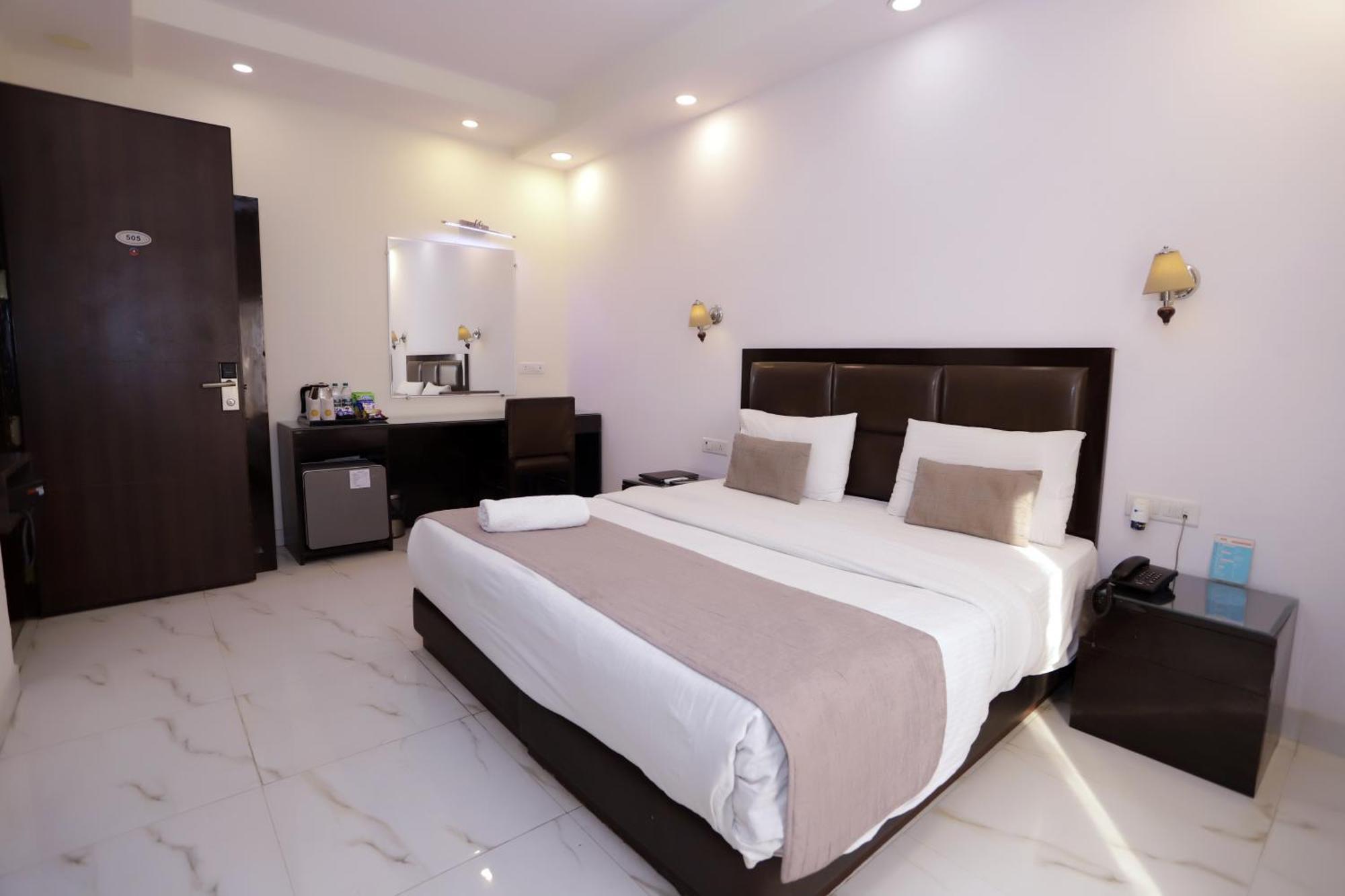Hotel Pk Residency Noida Exteriör bild