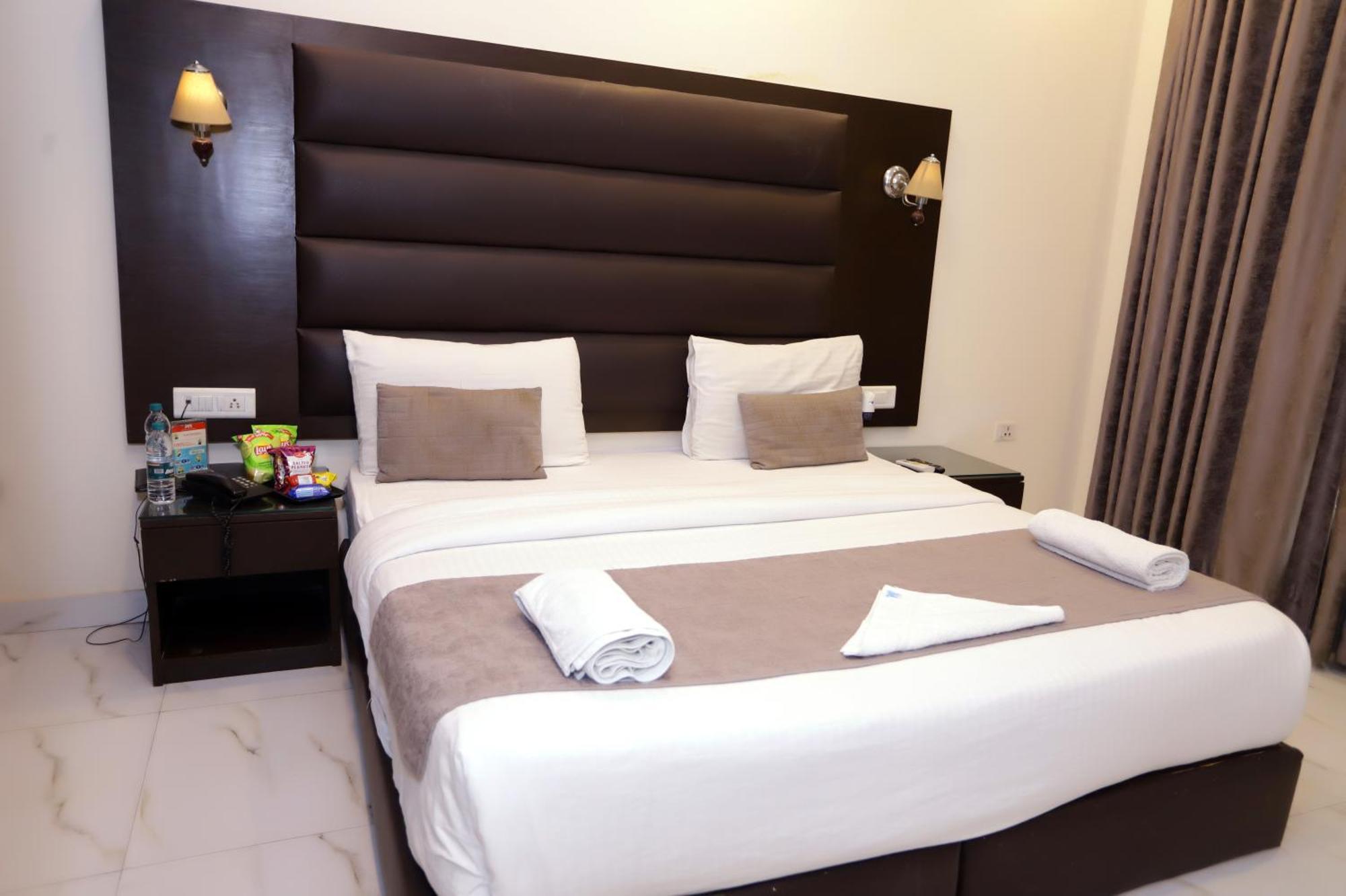 Hotel Pk Residency Noida Exteriör bild