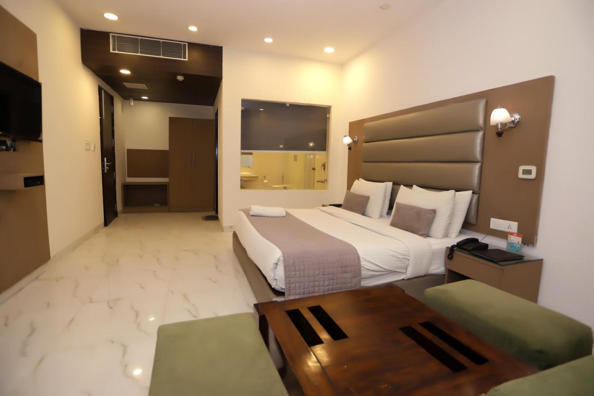 Hotel Pk Residency Noida Exteriör bild