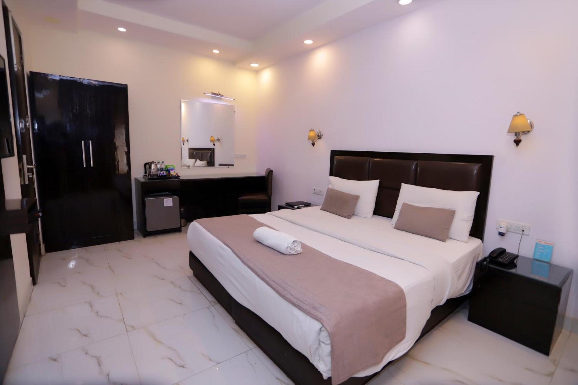 Hotel Pk Residency Noida Exteriör bild
