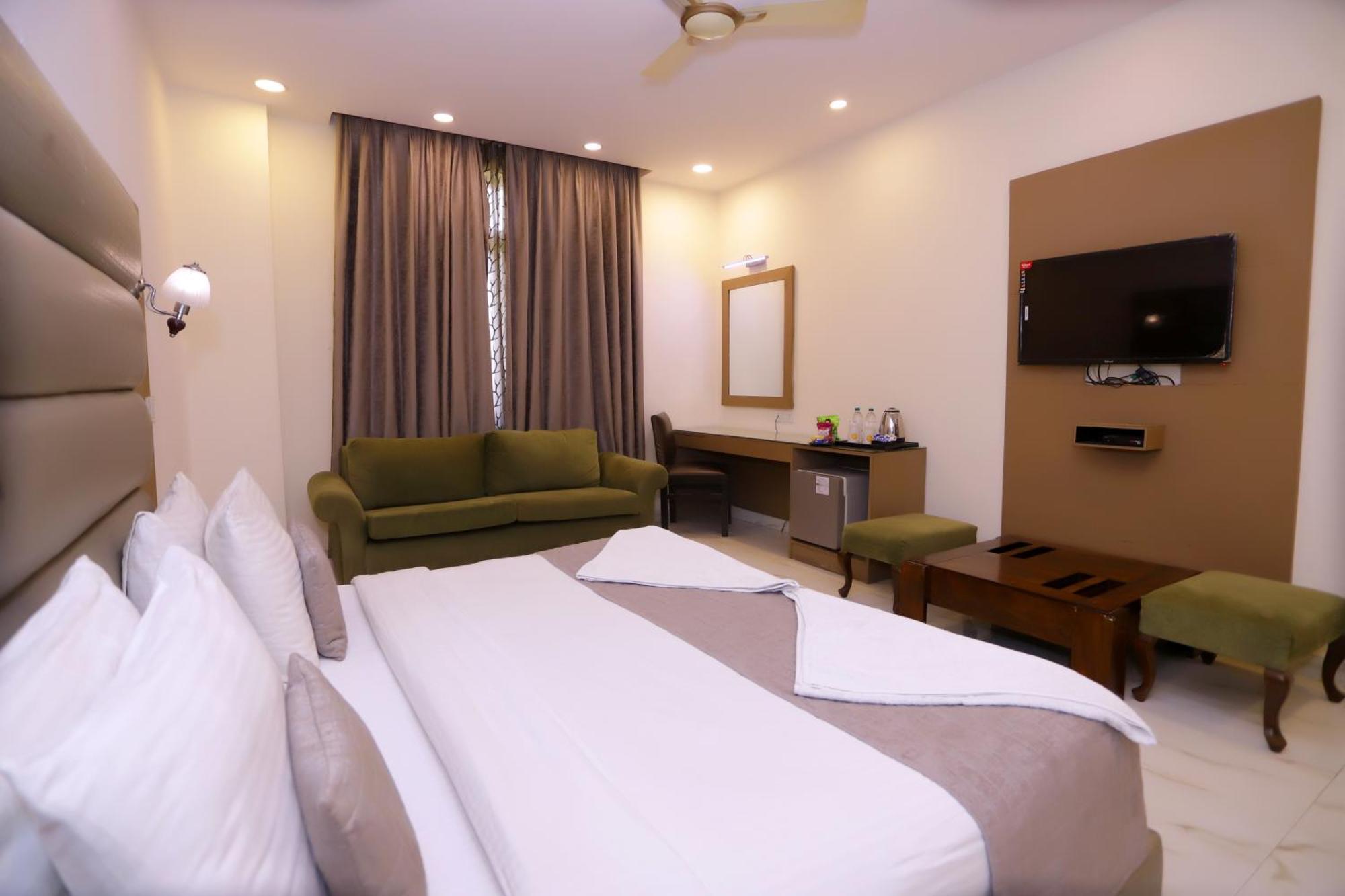 Hotel Pk Residency Noida Exteriör bild