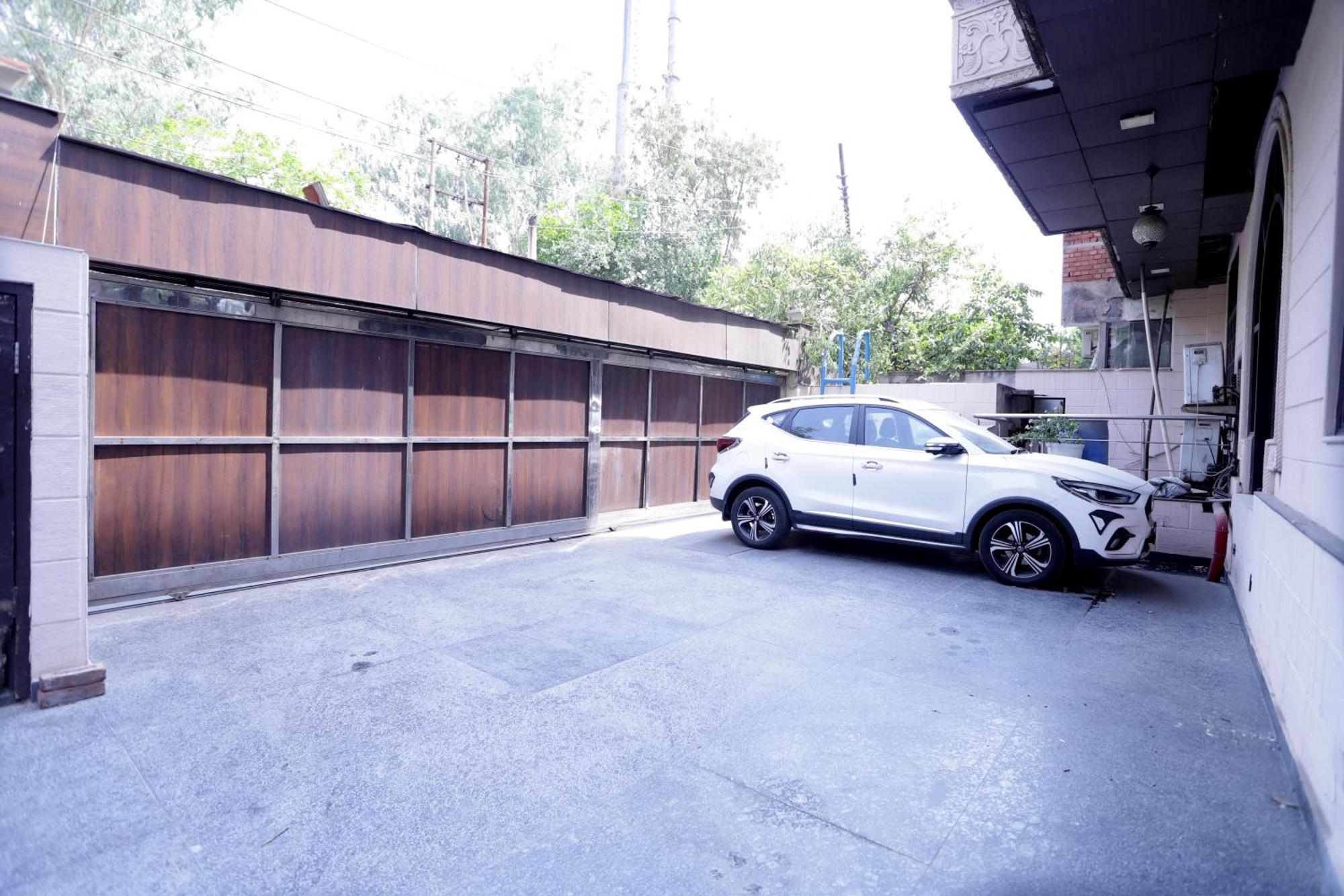 Hotel Pk Residency Noida Exteriör bild