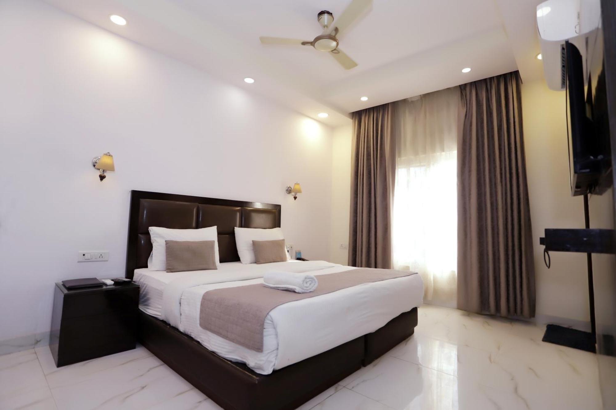 Hotel Pk Residency Noida Exteriör bild