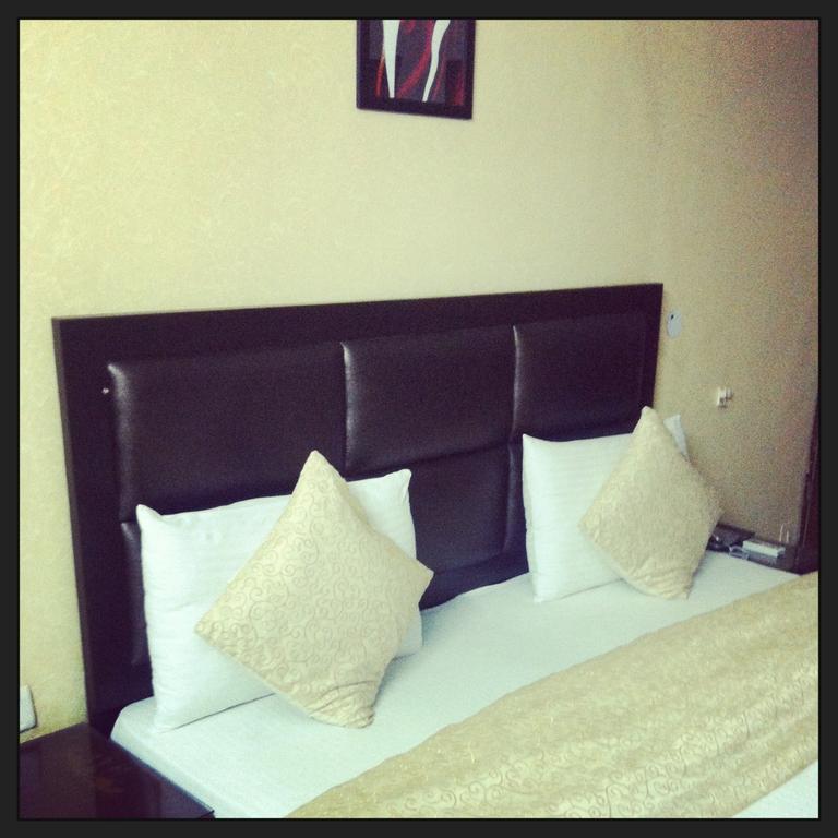 Hotel Pk Residency Noida Rum bild