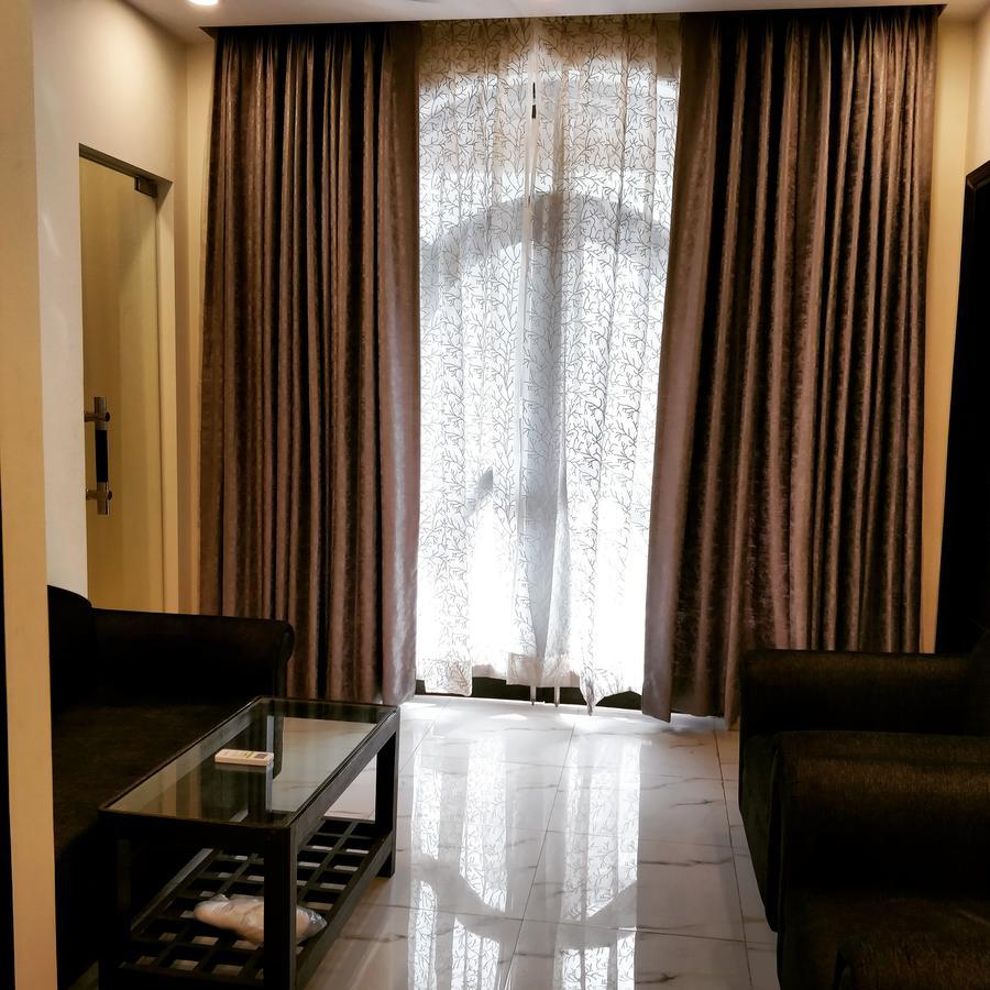 Hotel Pk Residency Noida Exteriör bild