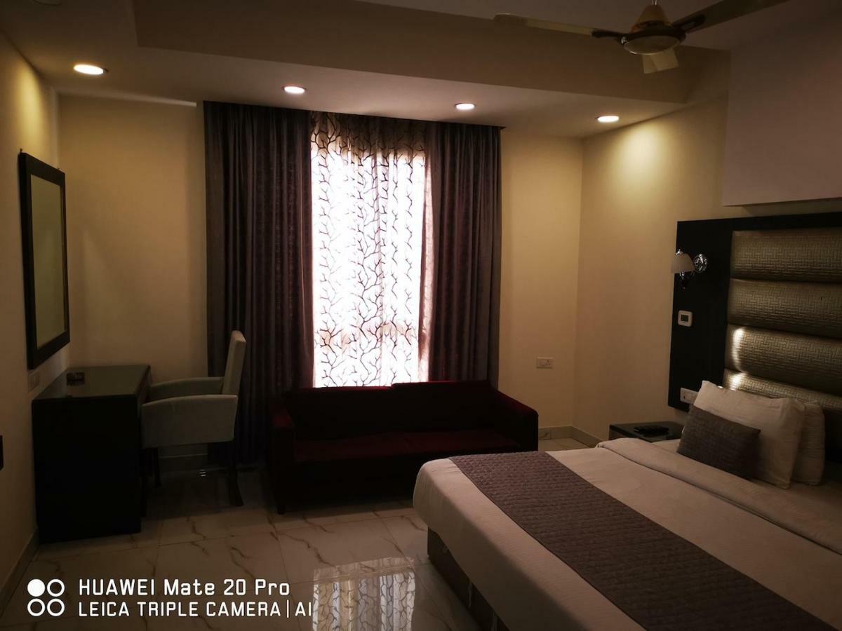 Hotel Pk Residency Noida Exteriör bild